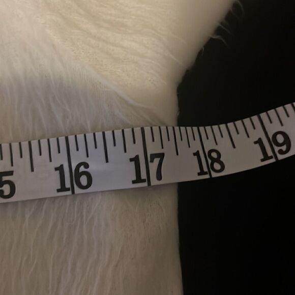 Off shoulder sweater   - Picture 6 of 6